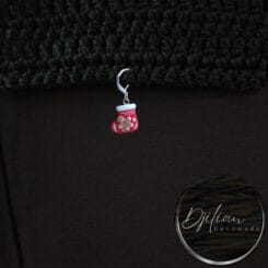 Metalen steekmarkeerder met kerstsokje en gemberkoekmannetje